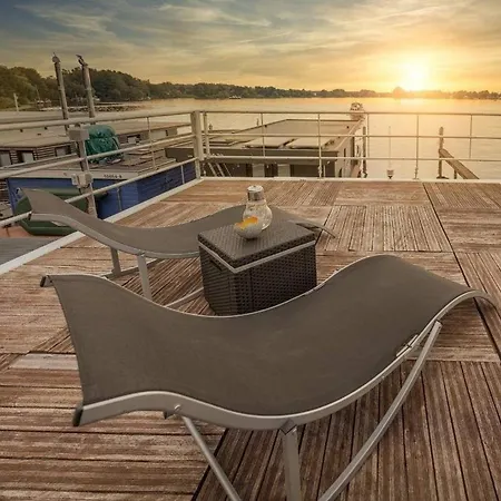 Πλωτό κατάλυμα Hausboot Nike Hennigsdorf