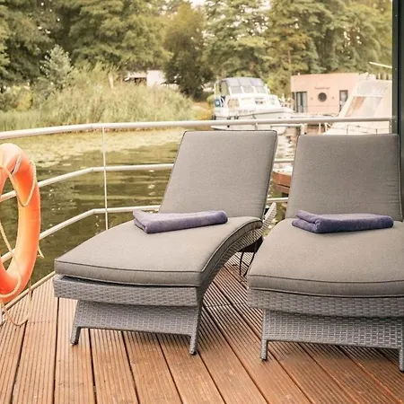 Hausboot Nike *