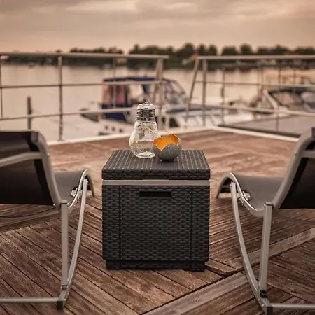 Hausboot Nike Πλωτό κατάλυμα *