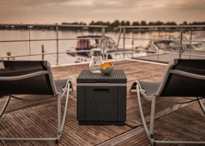 Hausboot Nike Botel *