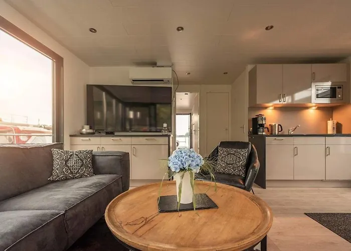 Botel Hausboot Nike *